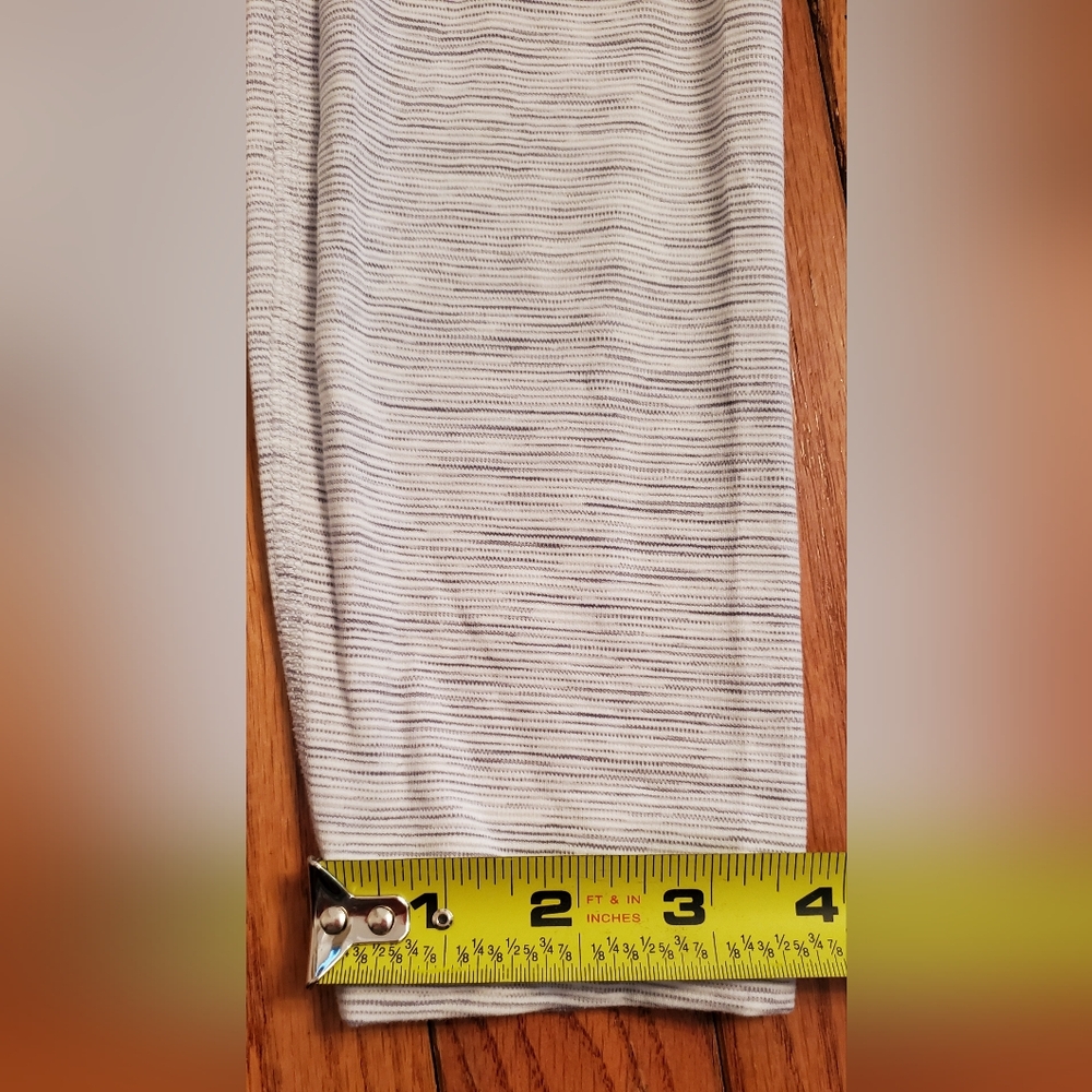 Lululemon Striped Yoga Pants 2 - Picture 4 of 11